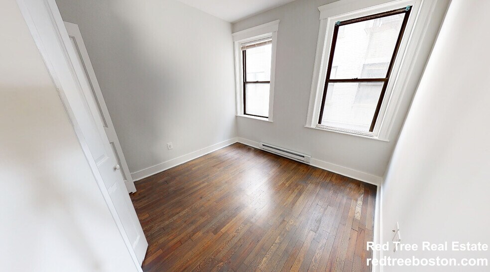 Building Photo - 81 Park Dr