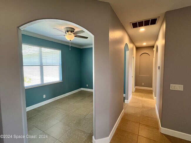 Building Photo - 1874 Bermuda Ct