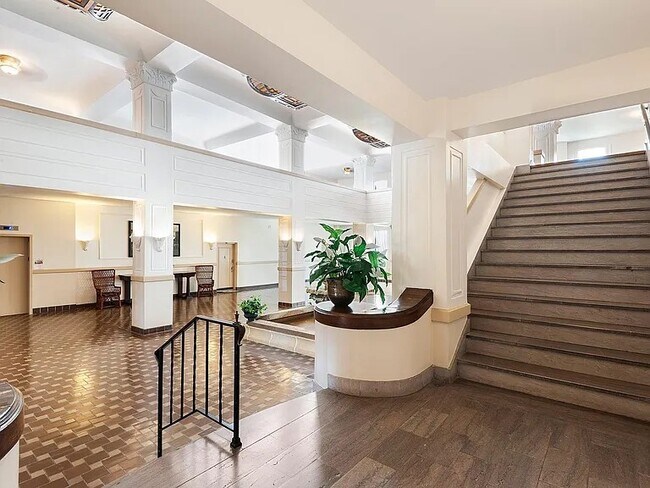 Building Photo - 235 6th St NW