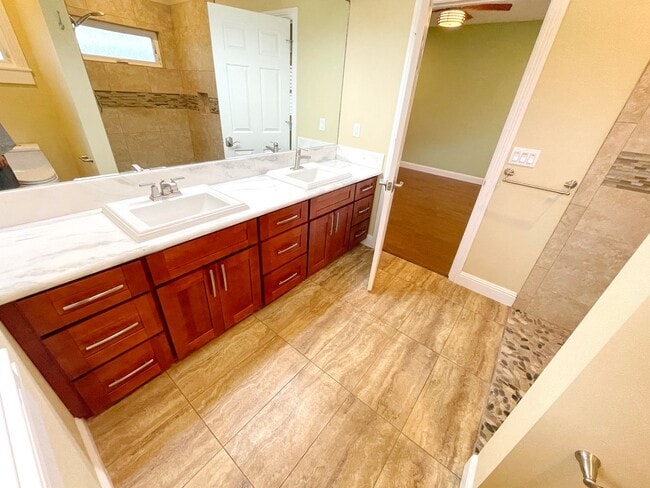 Building Photo - Central Maui - Custom Single Level Home - Unfurnished 3 bed/2bath - Waiolani Mauka in Waikapu