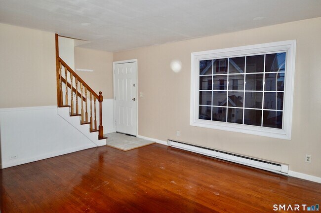 Building Photo - 136 Forest Rd