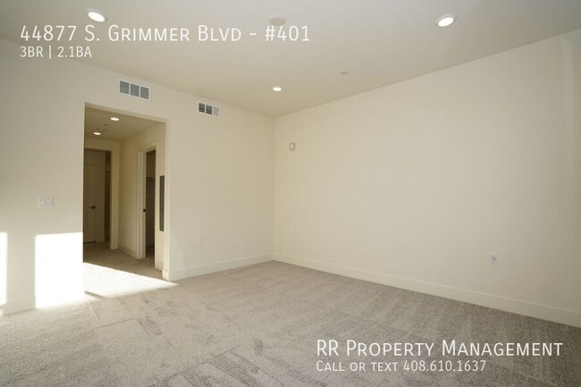 Building Photo - Brand New Top Floor Condo in Excellent Fre...