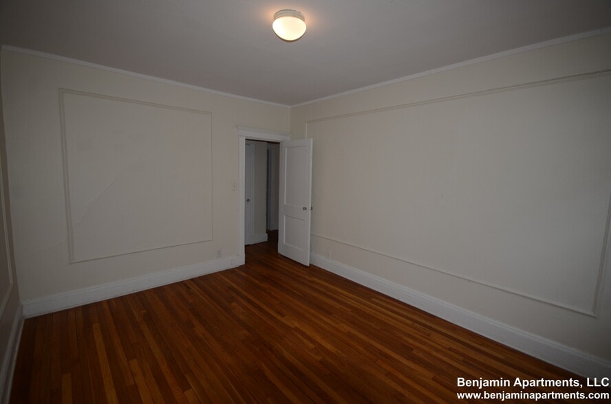 Building Photo - 8 Vinal St
