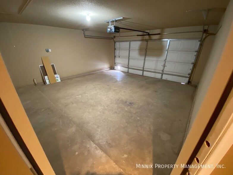 Building Photo - 2530 107th Dr