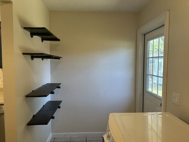 Building Photo - 209 Brighton Woods Dr