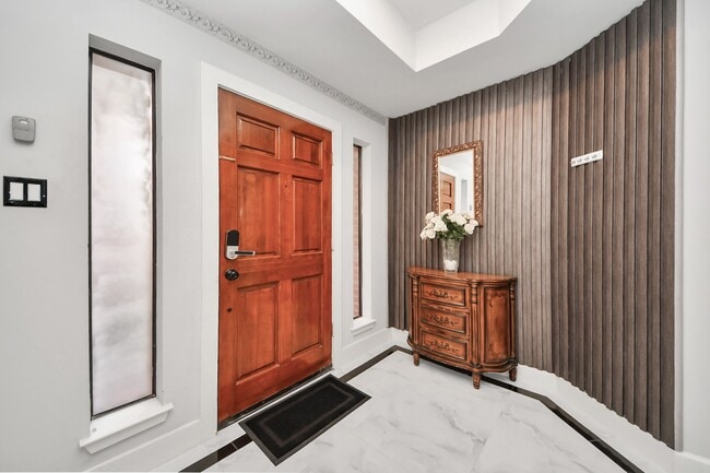 Building Photo - 9715 Riddlewood Ln