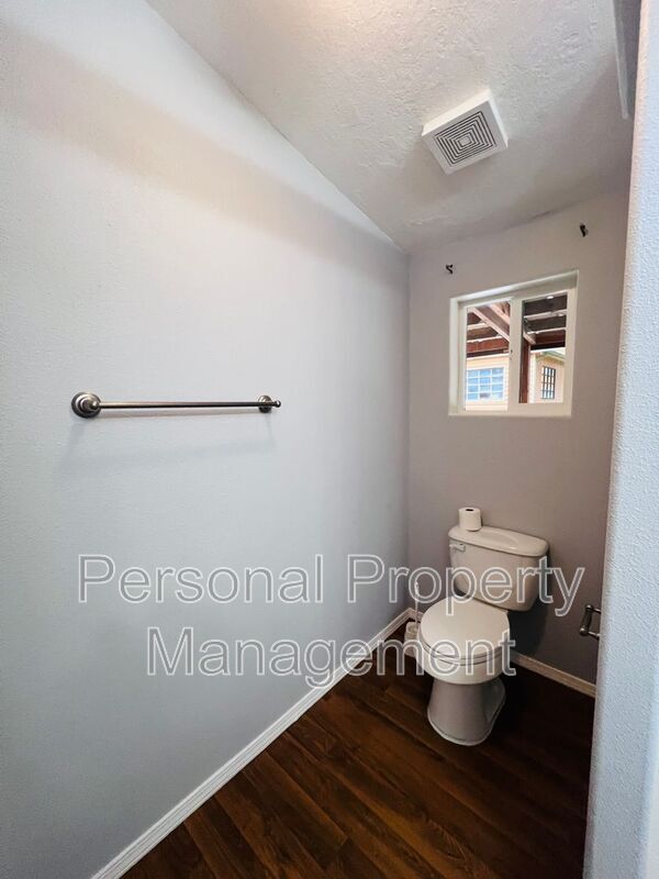 Building Photo - 21814 NE Cedar Creek Rd