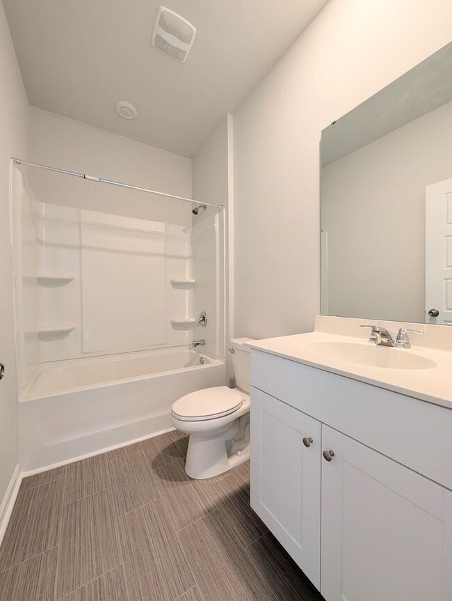 Building Photo - Charming 3-Bed, 2-Bath Home in Carolina Lakes - Long Term Rental