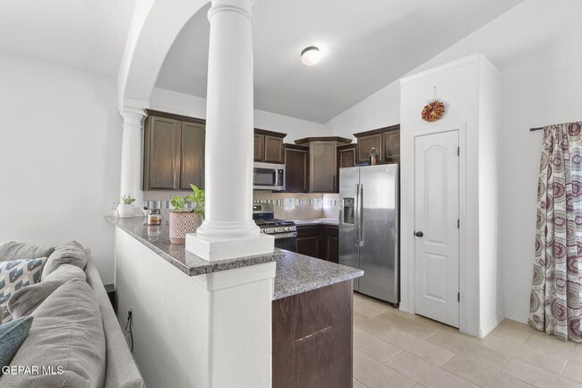 Building Photo - 14828 Tierra Escape Ave