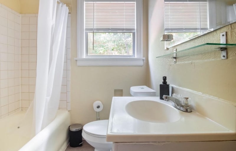 Building Photo - 5928-5928 Victor St