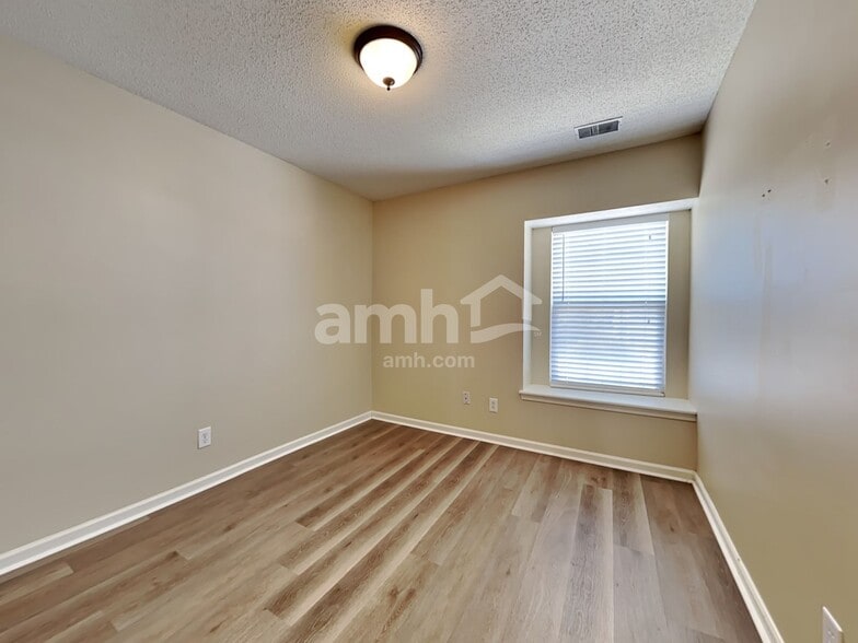 Building Photo - 186 Chemistry Cir