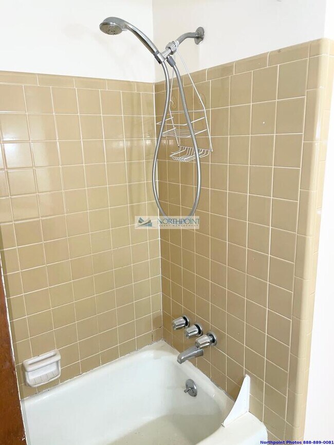 Building Photo - Live in Comfort & Style – 5BR/3.5BA Home w...