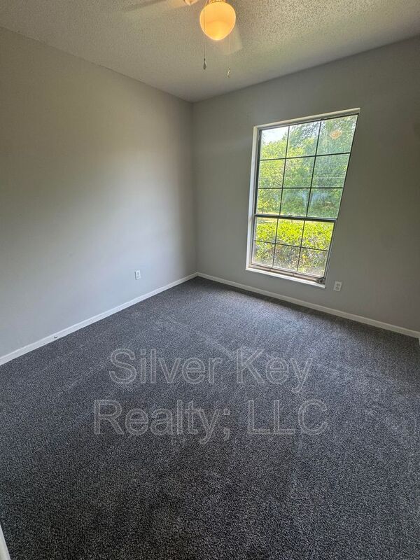 Building Photo - 311 Sunset Dr