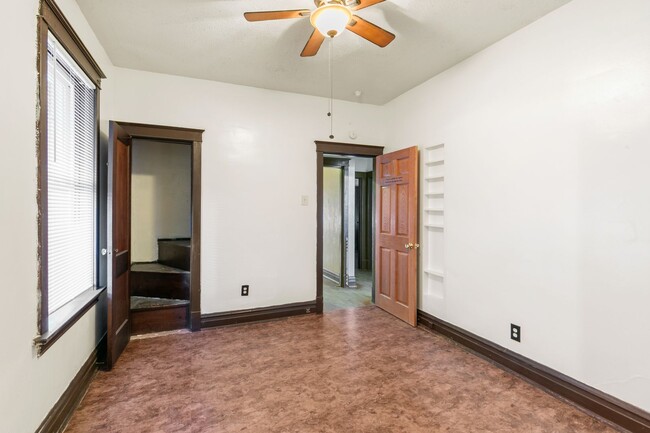 Building Photo - 4849 Anderson Ave