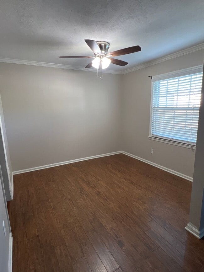 Building Photo - Oak Meadow Townhome