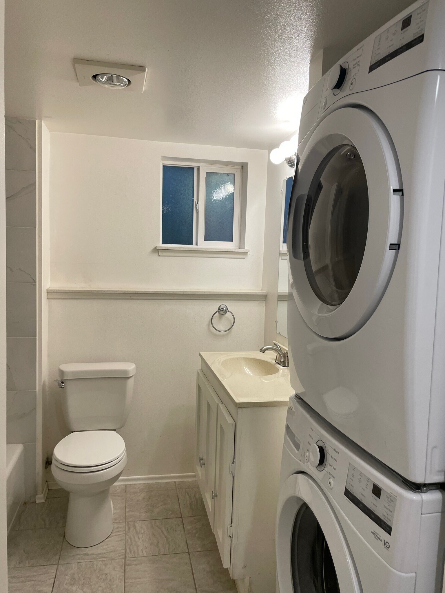 Building Photo - 5728 S Ryan St