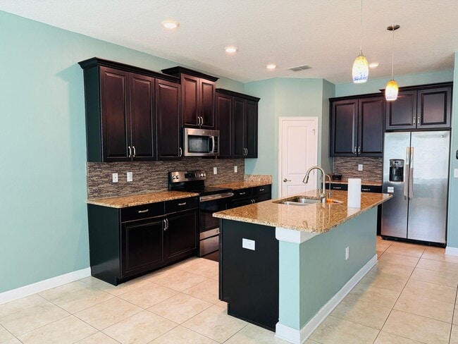 Building Photo - 4 Bed 2.5 Bath Single Family in Storey Lake