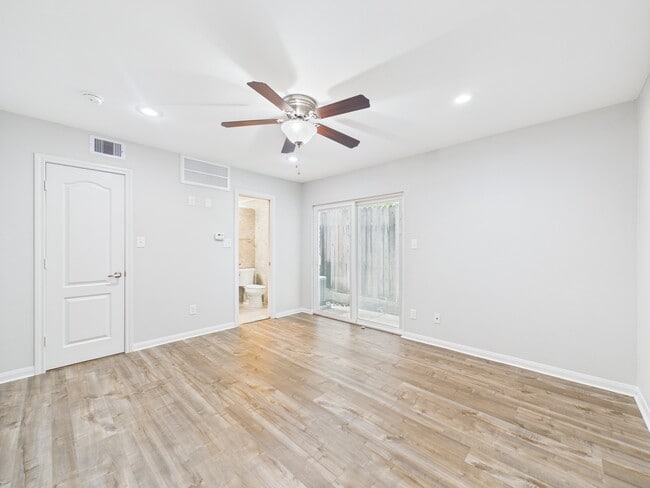 Building Photo - 5333 Richmond Ave.