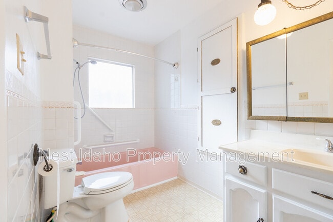 Building Photo - 1719 N 9th St