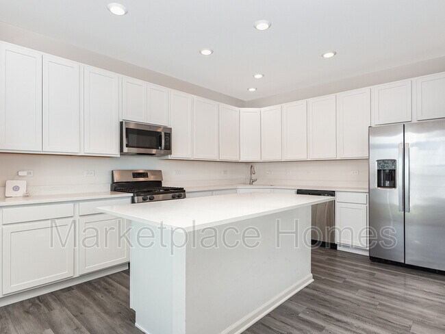 Building Photo - 15014 Quincy Cir