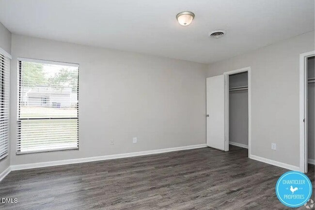 Building Photo - 120 Rectory St