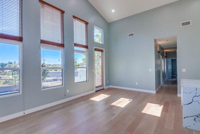Building Photo - 3336 Altadena Ave.