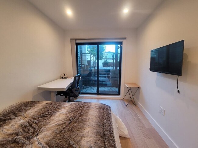 Building Photo - 149 Trenton St