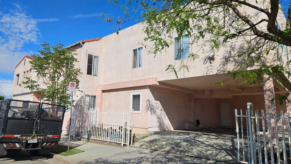 Building Photo - 1750 S Longwood Ave