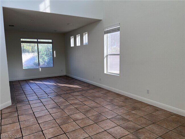 Building Photo - 3031 Scenic Valley Way