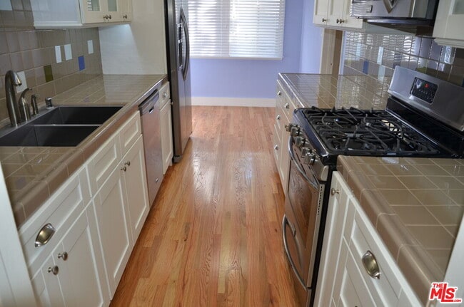 Building Photo - 2335 28th St