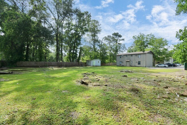 Building Photo - 9211 N Green River Dr