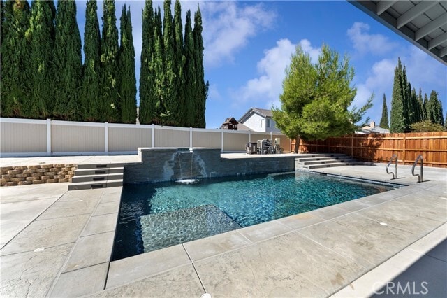 Building Photo - 12832 King Canyon Rd