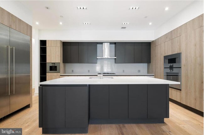 Building Photo - 724 Chesnut Street