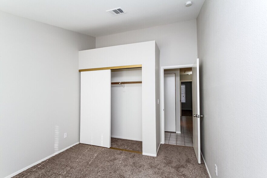 Building Photo - 175 Mirador St