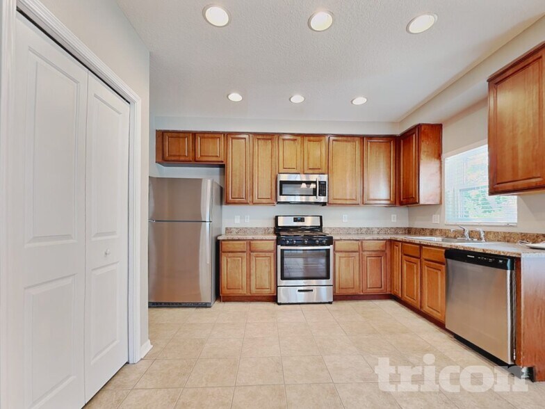 Building Photo - 3537 Heron Island Dr