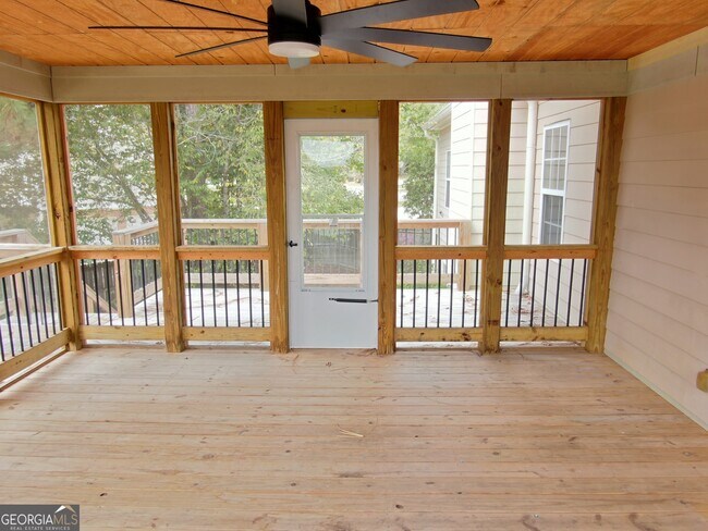 Building Photo - 4901 Planters Walk