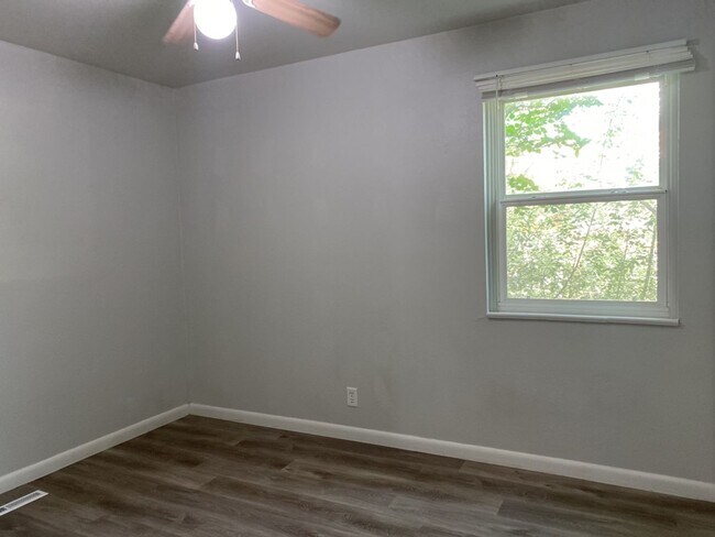 Building Photo - 3 Bed 1 Bath w/ 1 car garage West-Side Fort Collins Ranch