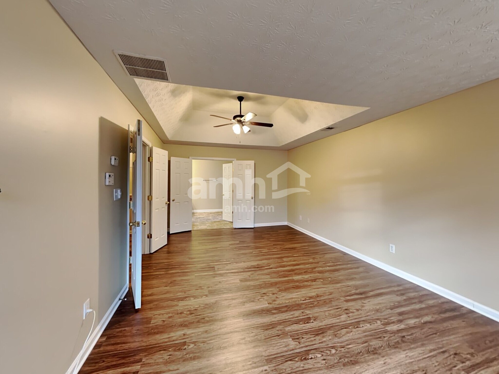 Building Photo - 732 Winbrook Dr
