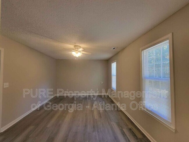 Building Photo - 102 Laguna Springs Dr