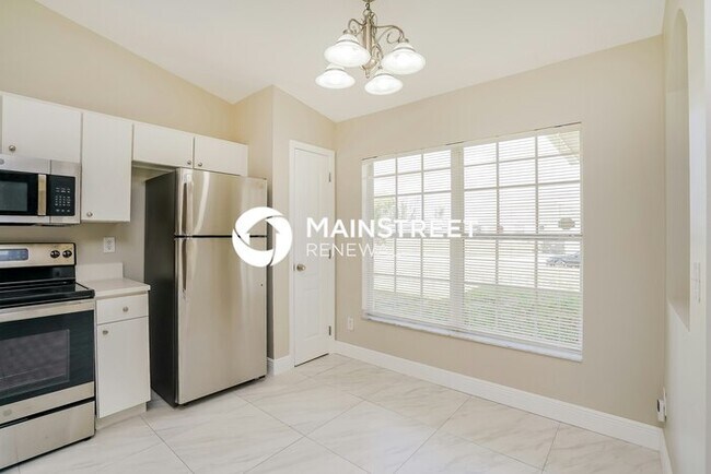 Building Photo - 3 Bedroom Pet-Friendly Home in Cape Coral, FL with Main Street Renewal