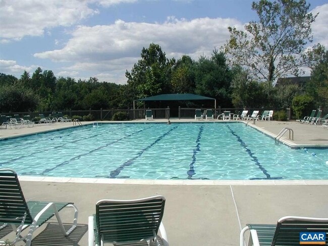 Building Photo - 136 Goldenrod Ct