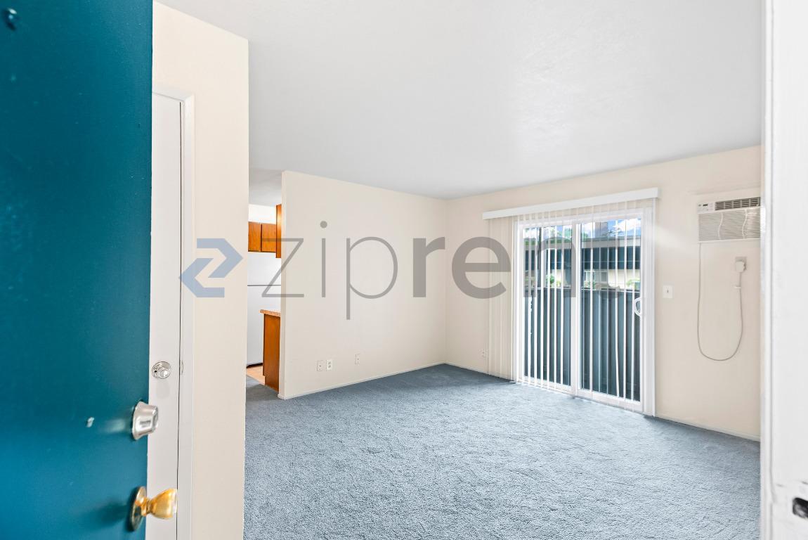 Building Photo - Unit 112