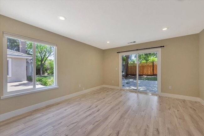 Building Photo - Wow! What a Great Home! SHORT TERM LEASE T...