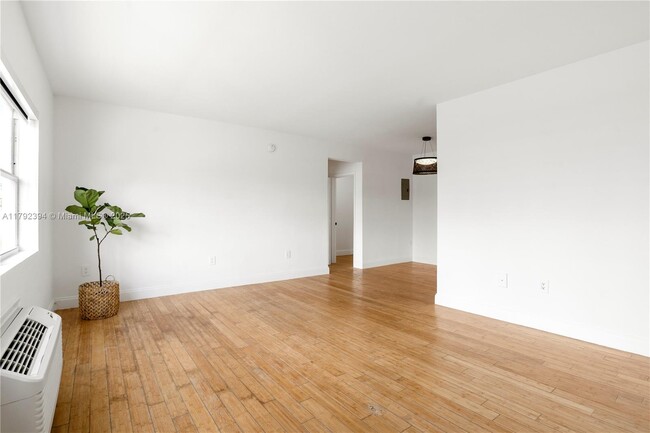 Building Photo - 8080 Tatum Waterway Dr