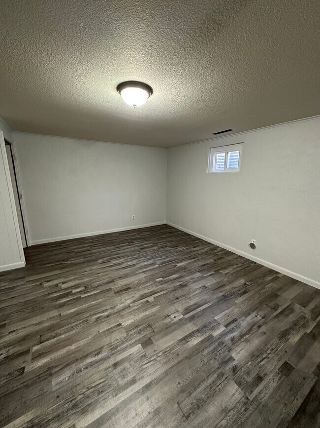 Living Area - 815 Kingsley Dr