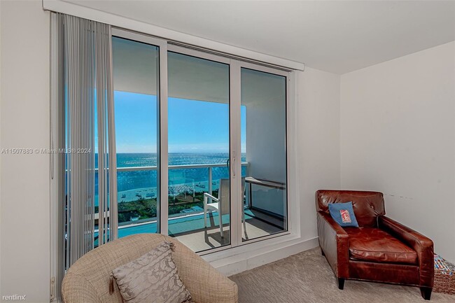 Building Photo - 1 br, 1.5 bath Condo - 2301 Collins Ave Ap...