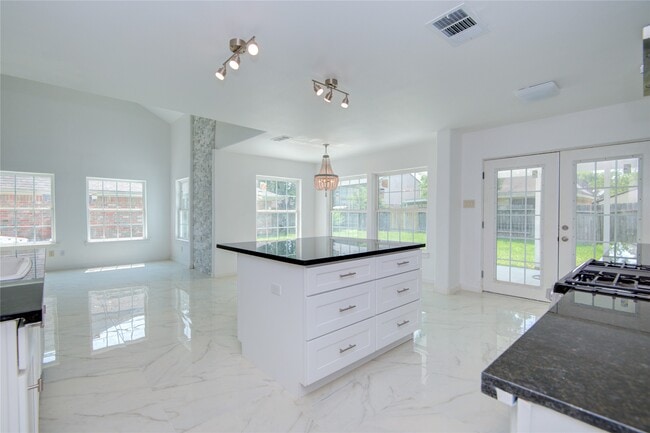 Building Photo - 4427 Waterfall Way