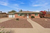 Building Photo - 3020 Wedgewood Dr