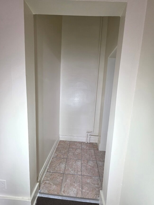 Building Photo - 6529 S Kimbark Ave