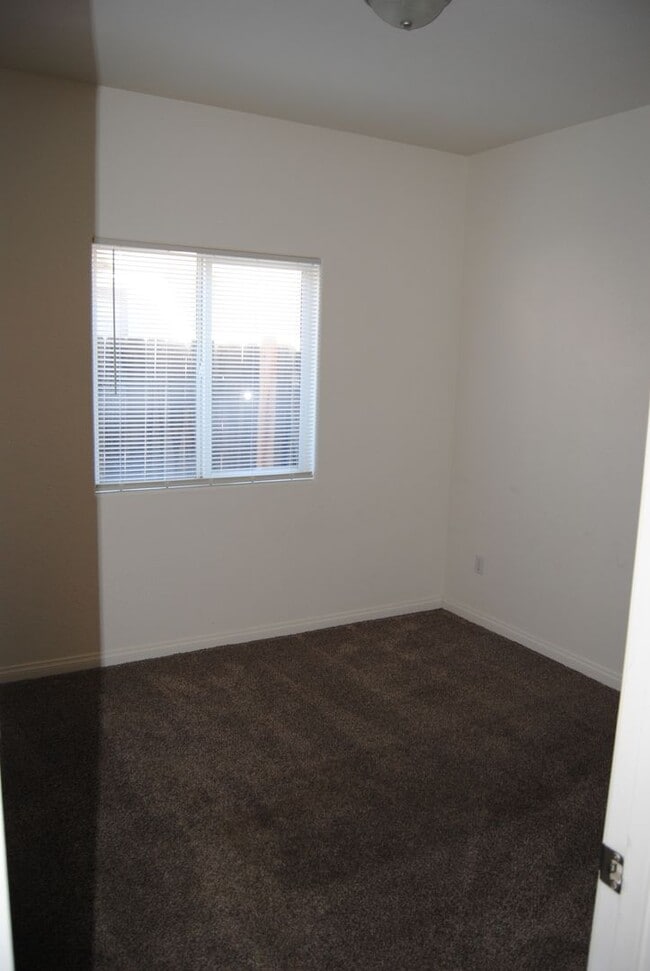 Building Photo - 5315 Clover Mountain St